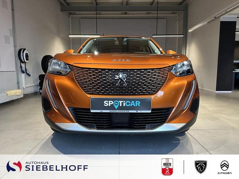 Gebraucht Peugeot e-2008 Active 100 kW (136 PS) 2021 Orange SUV