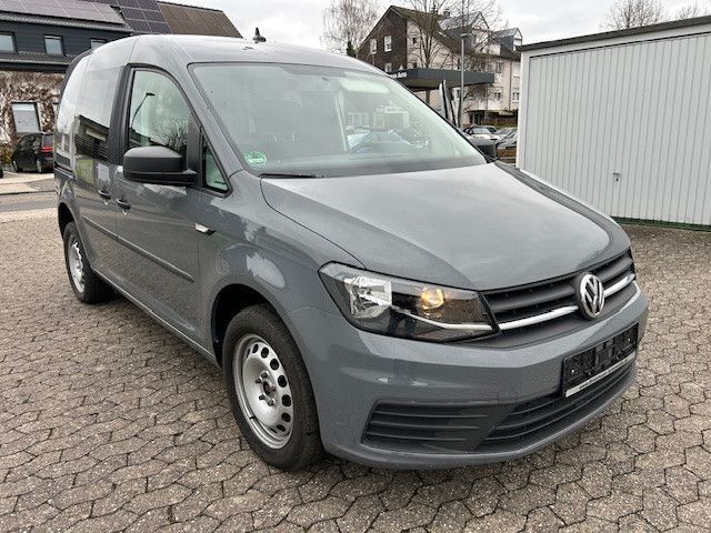 Grau Gebraucht 2017 VW Caddy Van / Kleinbus | 21.490 € (Etwas zu teuer) - Bild 1/4