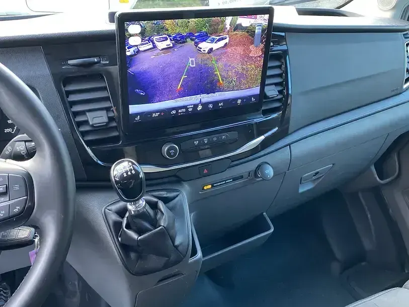 Gebraucht Ford Transit Trend 131 PS (96 kW) 2023 Weiß frostweiß Van