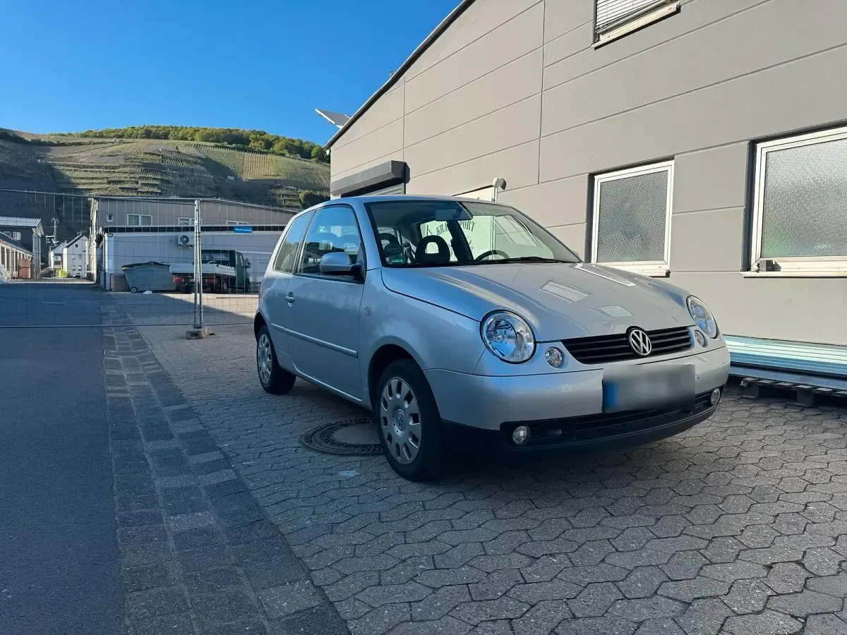 Second-hand VW Lupo 60 CP (44 kW) 2004 Argintiu Hatchback