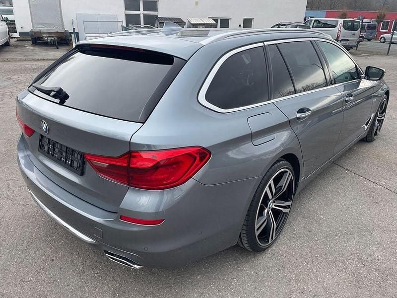 Gebraucht BMW 540 Luxury Line 320 PS (235 kW) 2018 Blau Kombi