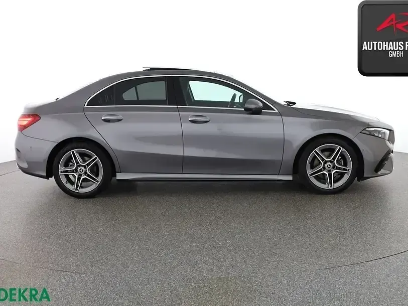Gebraucht Mercedes A200 AMG 177 PS (130 kW) 2023 Mountaingrau Limousine