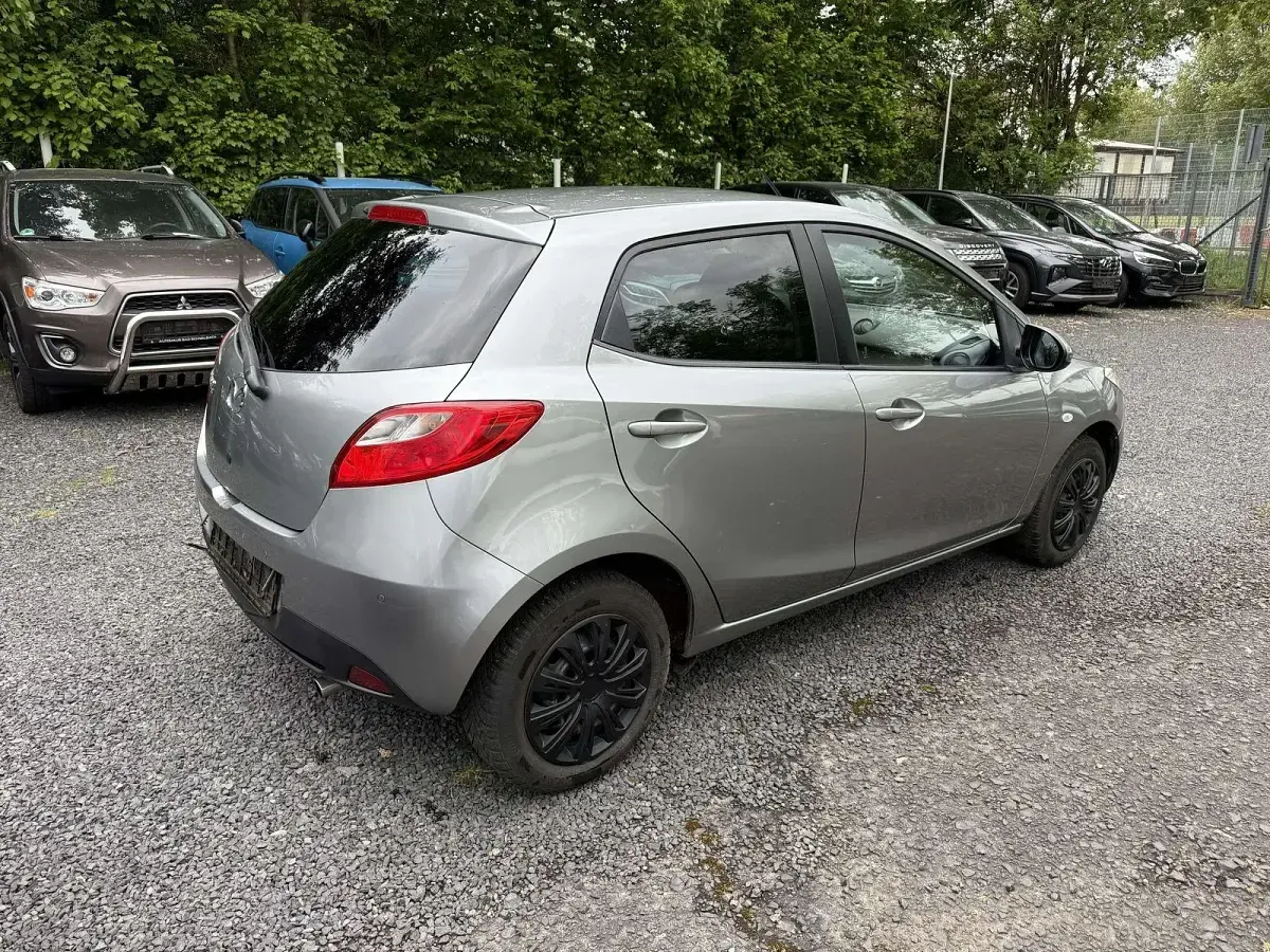 Usata Mazda 2 Sendo 84 CV (61 kW) 2014 Grigio Utilitaria