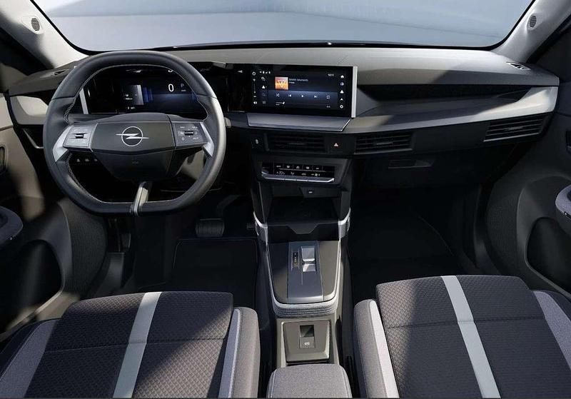 Neu Opel Frontera 136 PS (100 kW) 2025 Diamant schwarz SUV