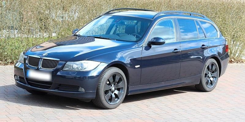 Gebraucht BMW 325 Advantage 197 PS (144 kW) 2008 Blau Kombi