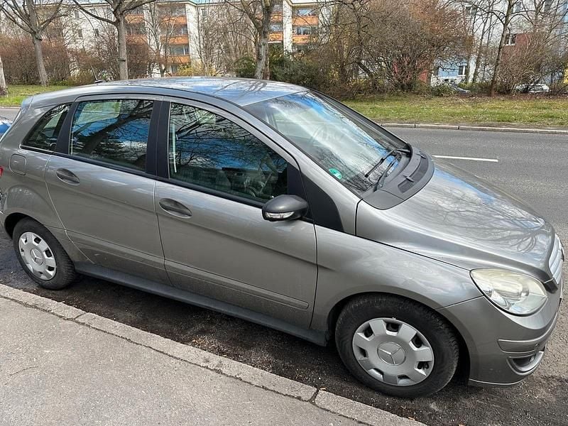 Gebraucht Mercedes B150 95 PS (69 kW) 2006 Grau Van / Kleinbus