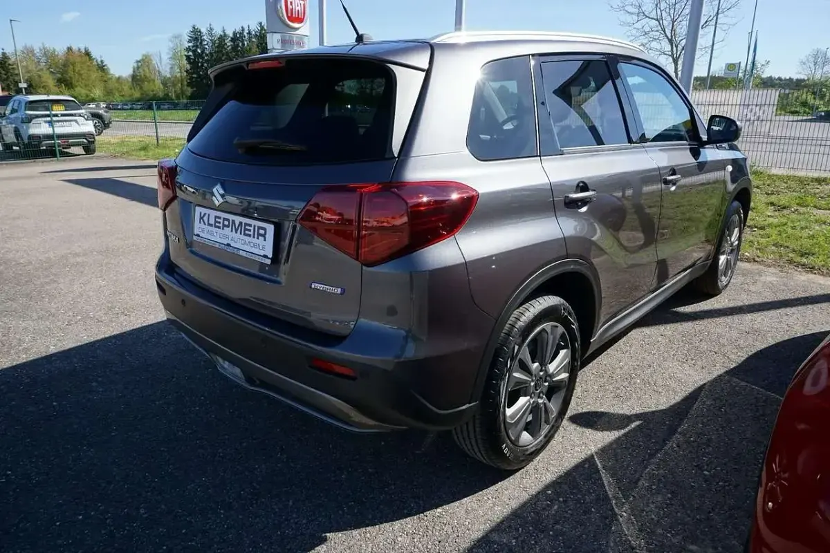 Gebraucht Suzuki Vitara Comfort 129 PS (94 kW) 2025 Titan dark gray SUV