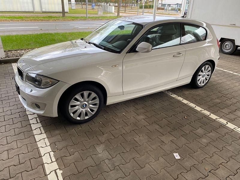 Occasion BMW 116 122 ch (89 kW) 2010 Blanc Citadine