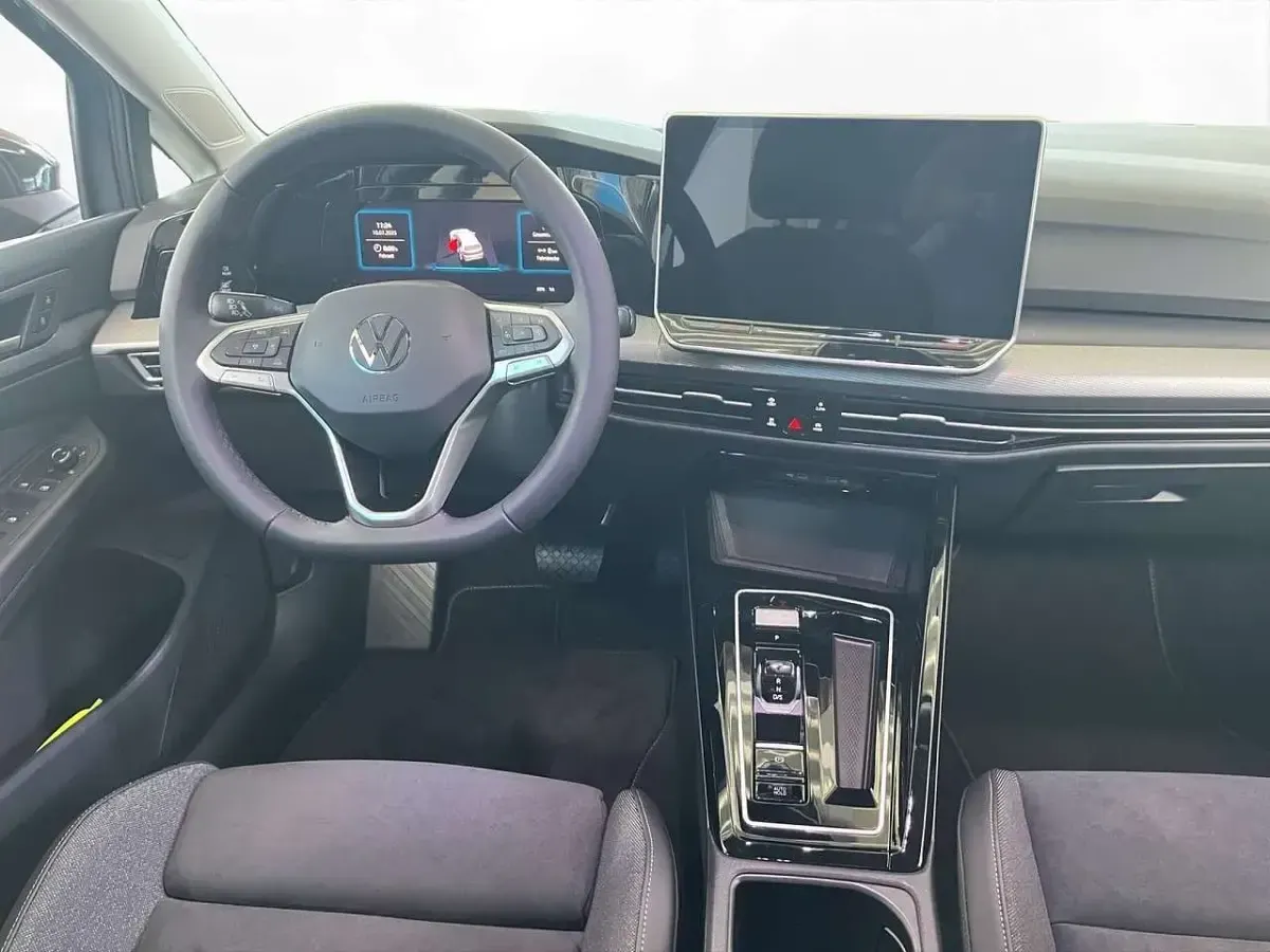 Neu VW Golf VIII Style 150 PS (110 kW) 2026 Delfingrau metallic Limousine