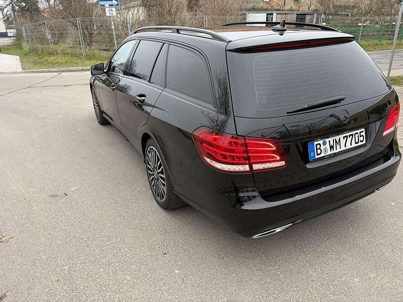 Gebraucht Mercedes E250 204 PS (150 kW) 2013 Schwarz Kombi