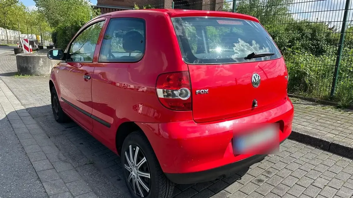 Gebraucht VW Fox 75 PS (55 kW) 2005 Rot Kleinwagen
