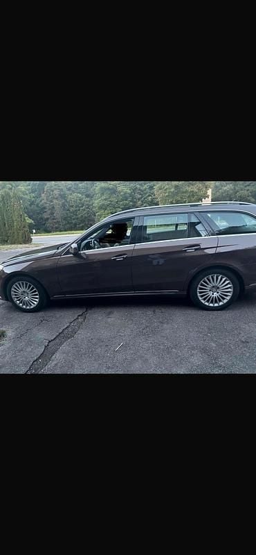 Gebraucht Mercedes E350 Avantgarde 306 PS (225 kW) 2013 Kombi