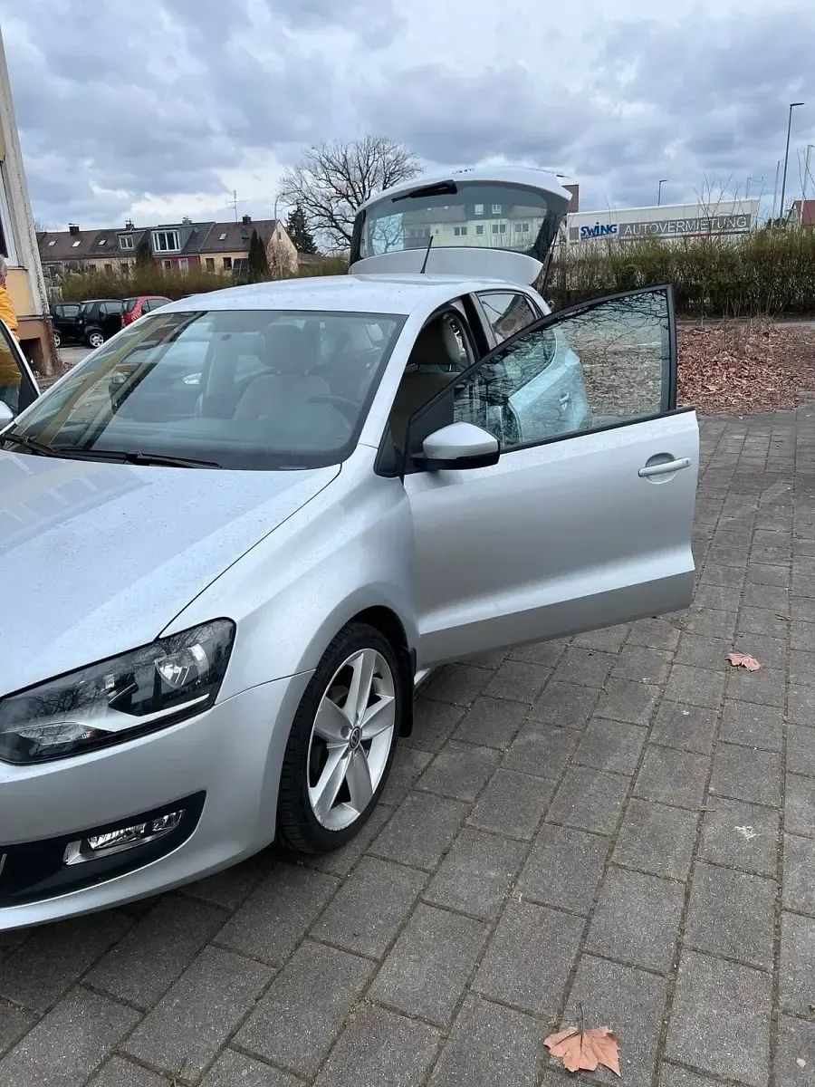 Gebraucht VW Polo 75 PS (55 kW) 2009 Silber Kleinwagen