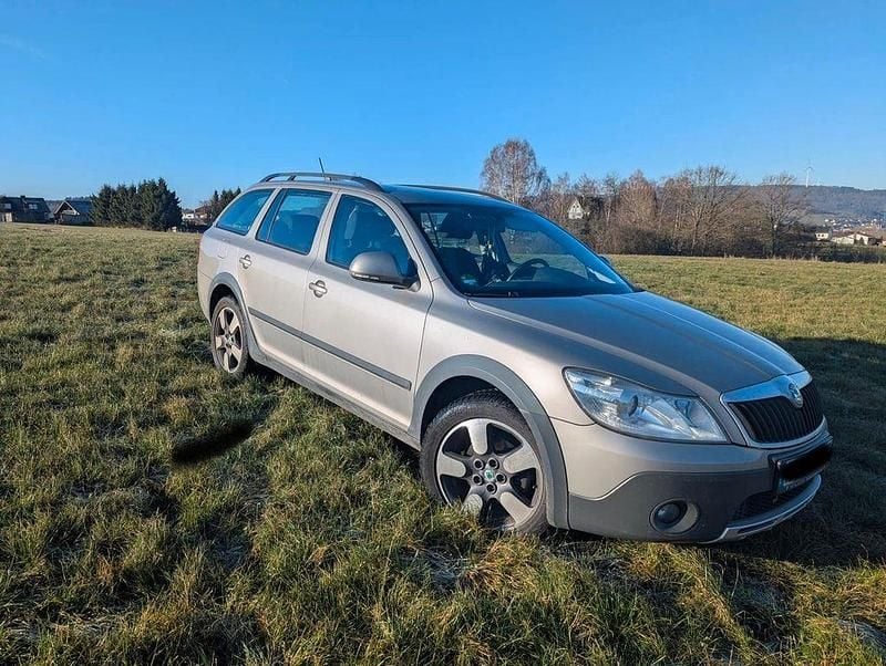 Gebraucht Skoda Octavia 160 PS (117 kW) 2011 Beige Kombi