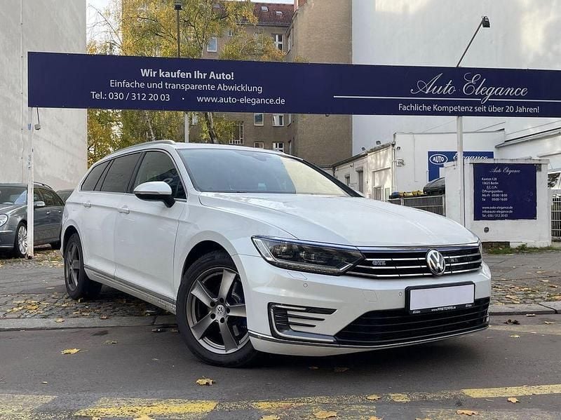Weiß Gebraucht 2016 VW Passat GTE Kombi | 15.490 € (Guter Preis) - Bild 1/4