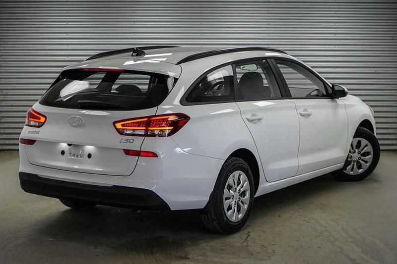 Neu Hyundai i30 99 PS (72 kW) 2026 Atlas white uni () Kombi