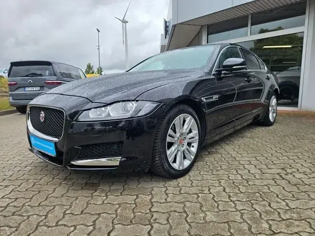 Gebraucht Jaguar XF Portfolio 179 PS (131 kW) 2020 Schwarz Limousine