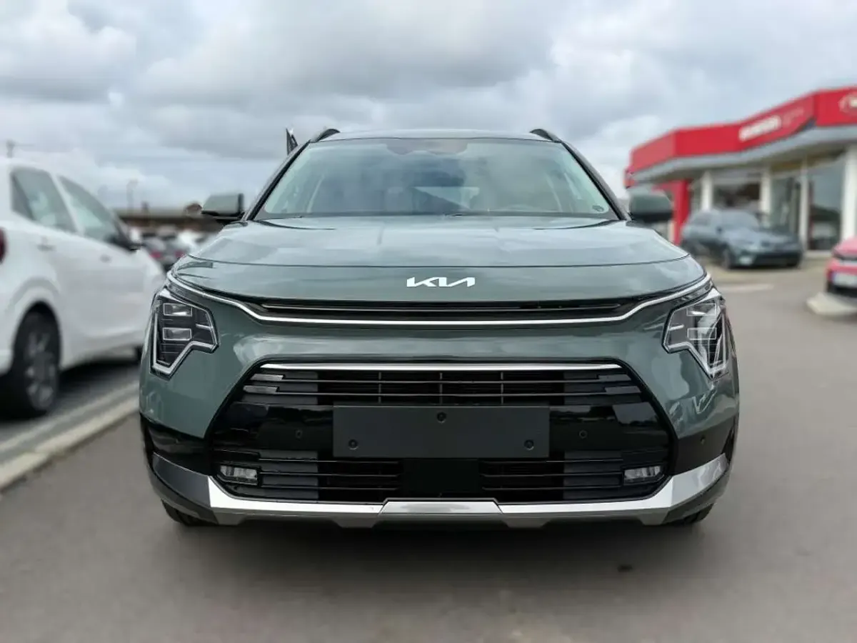 Używany Kia Niro Vision 137 KM (100 kW) 2025 Zielony SUV