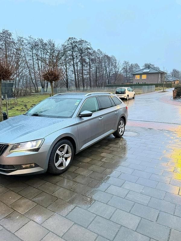 Gebraucht Skoda Superb 190 PS (139 kW) 2018 Grau Kombi