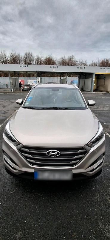Gold Gebraucht 2018 Hyundai Tucson SUV | 14.750 € (Guter Preis) - Bild 1/4