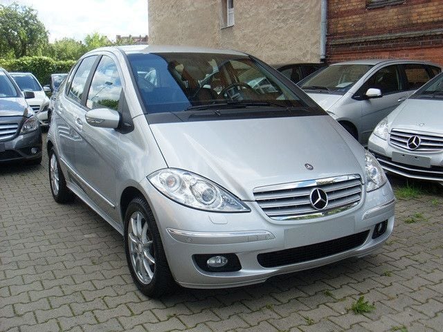 Gebraucht Mercedes A200 Elegance 136 PS (100 kW) 2008 Silber metallic Van / Kleinbus