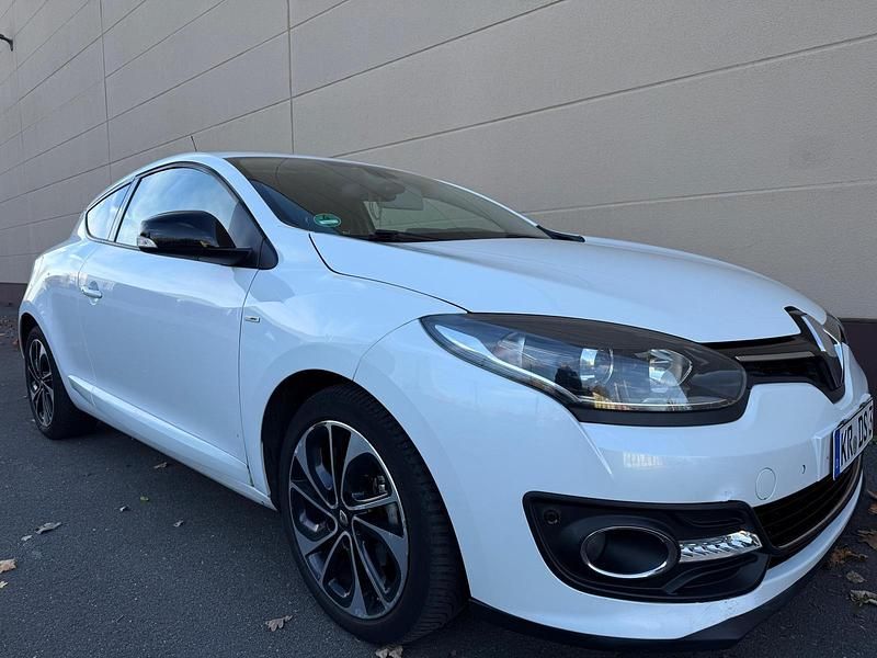 Weiß Gebraucht 2015 Renault Mégane Coupé Bose Edition Coupé | 5.990 € - Bild 1/4