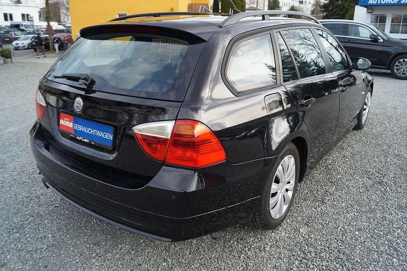 Gebraucht BMW 318 143 PS (105 kW) 2008 Schwarz Kombi