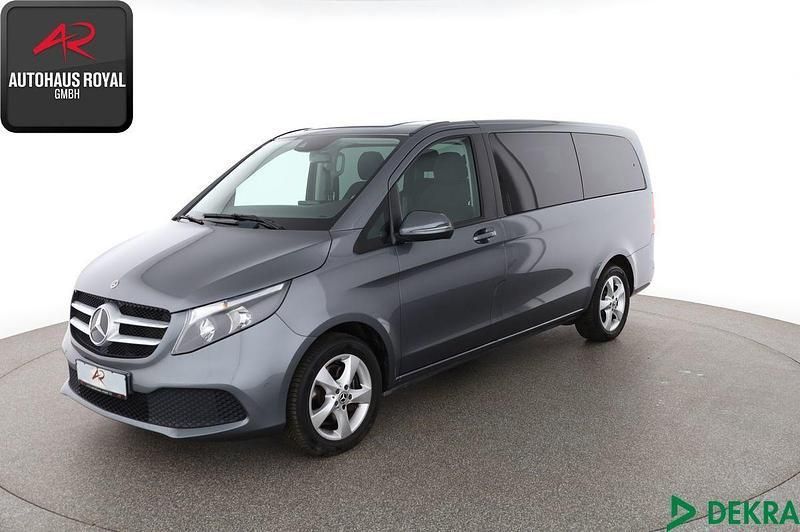 Grau Gebraucht 2020 Mercedes V250 Edition Van / Kleinbus | 44.880 € (Guter Preis) - Bild 1/4