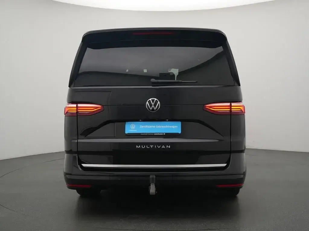 Gebraucht VW Multivan Style 150 PS (110 kW) 2025 Grau Van / Kleinbus