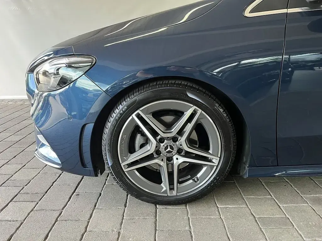 Gebraucht Mercedes B200 Business 163 PS (119 kW) 2022 Blau Kleinwagen