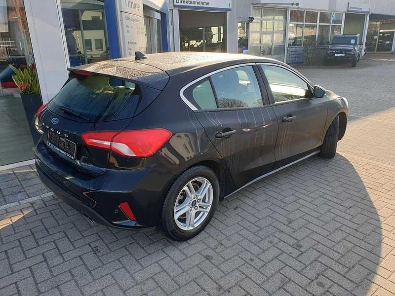 Gebraucht Ford Focus Cool & Connect 101 PS (74 kW) 2019 Iridiumschwarz metallic Limousine