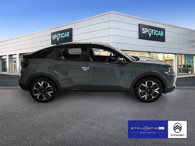 Używany Citroën e-C4 114 kW (156 KM) 2025 Zielony Sedan/Limuzyna
