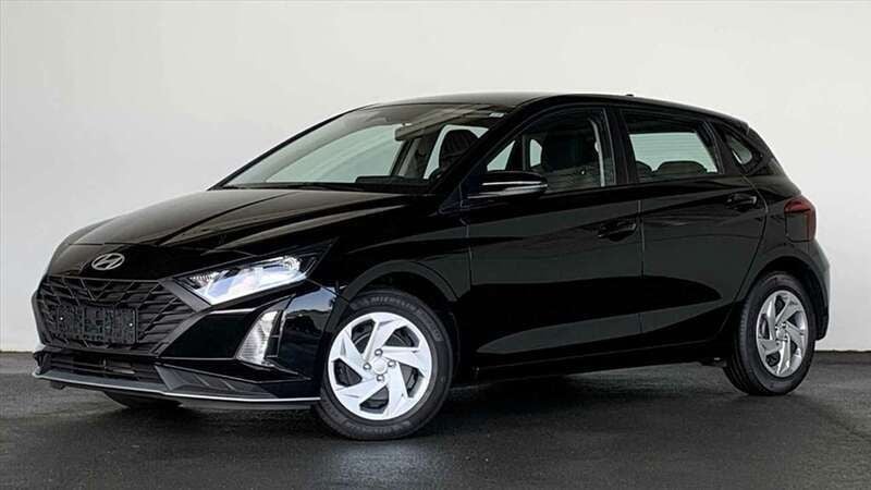 Schwarz Neu 2024 Hyundai i20 Comfort Kleinwagen | 16.970 € (Guter Preis) - Bild 1/4