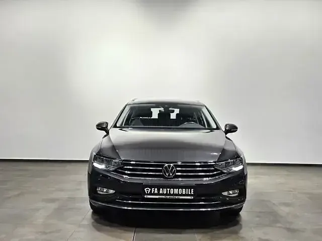 Gebraucht VW Passat Sport 200 PS (147 kW) 2024 Mangan grau (metallic) Kombi