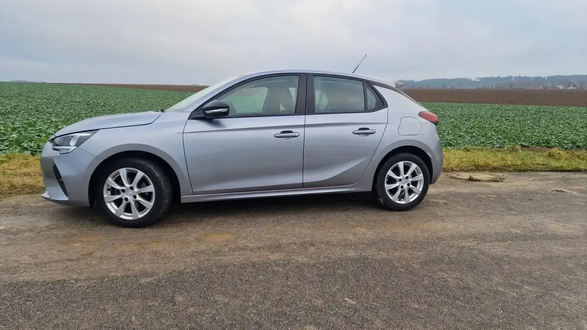 Usado Opel Corsa 75 CV (55 kW) 2021 Plateado Utilitario