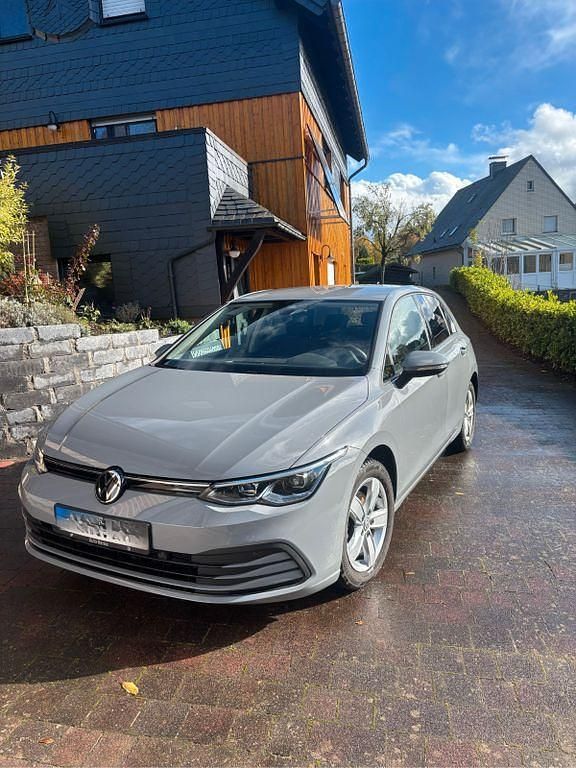 Gebraucht VW Golf VIII 150 PS (110 kW) 2022 Grau Limousine