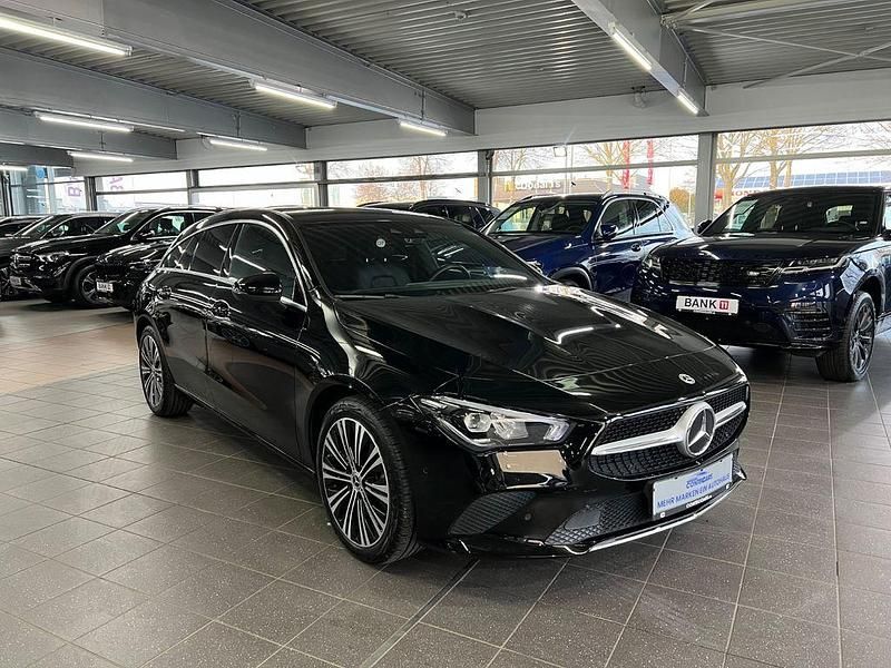 Gebraucht Mercedes CLA200 Shooting Brake Advanced 150 PS (110 kW) 2023 Nachtschwarz Kombi