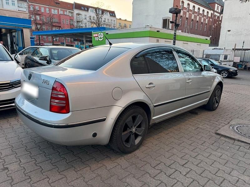 Gebraucht Skoda Superb Elegance 150 PS (110 kW) 2002 Silber Limousine