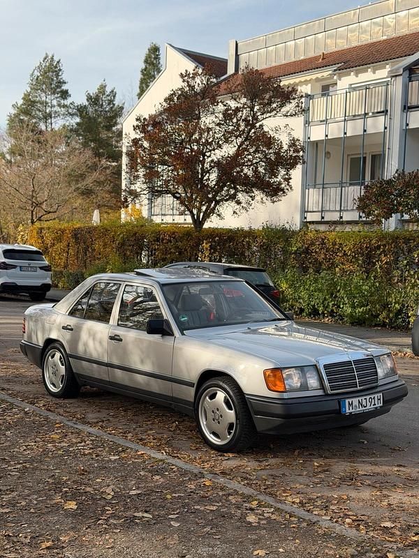 Gebraucht Mercedes E230 AMG 132 PS (97 kW) 1989 Silber Limousine