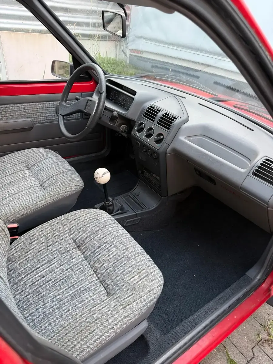 Gebraucht Peugeot 205 60 PS (44 kW) 1991 Rot Kleinwagen