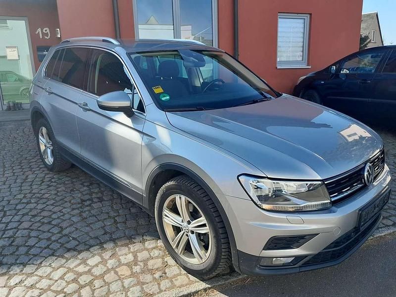 Tungsten silver metallic Gebraucht 2018 VW Tiguan Join SUV | 19.550 € (Superpreis) - Bild 1/4