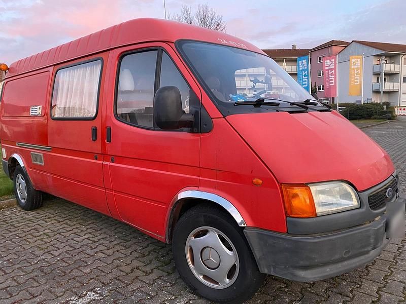 Second-hand Ford Transit 86 CP (63 kW) 1998 Roșu Monovolum