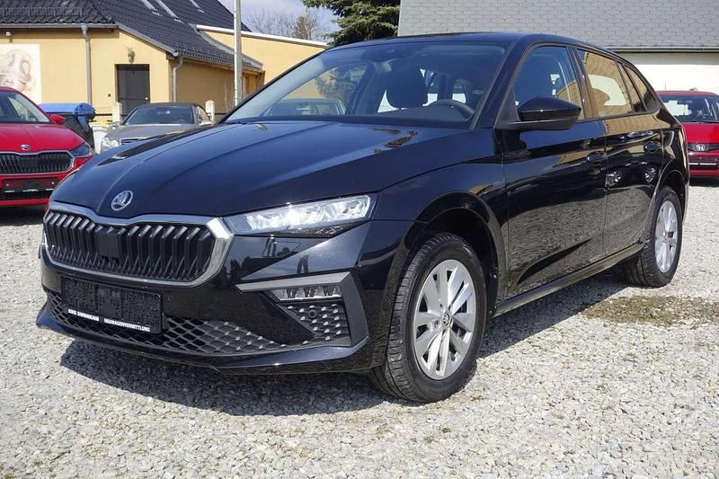 Schwarzmagic perleffekt Gebraucht 2024 Skoda Scala Selection Kleinwagen | 20.900 € (Fairer Preis) - Bild 1/4