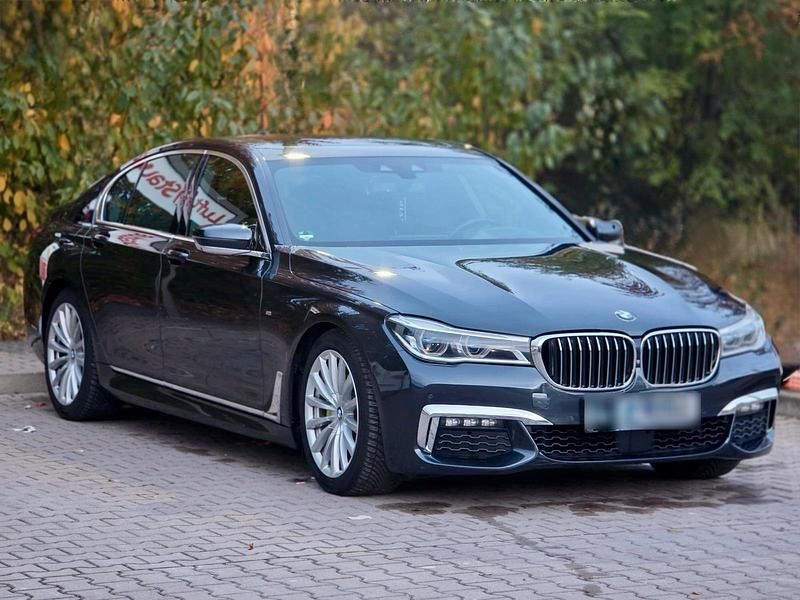 Gebraucht BMW 730 263 PS (193 kW) 2016 Blau Limousine