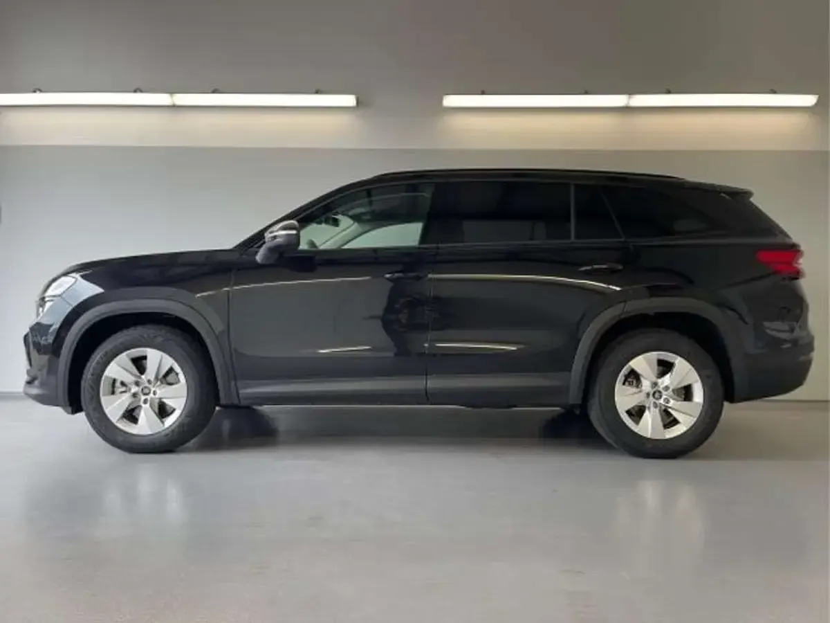 Neu Skoda Kodiaq Selection 204 PS (150 kW) 2026 [2t2t] black magic metallic SUV