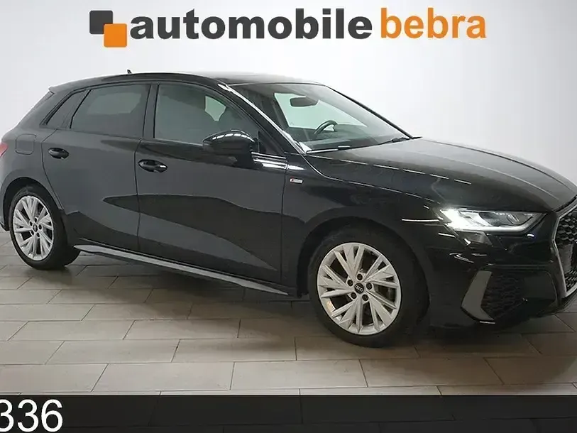 Używany Audi A3 S-Line 150 KM (110 kW) 2022 Czarny Sedan/Limuzyna