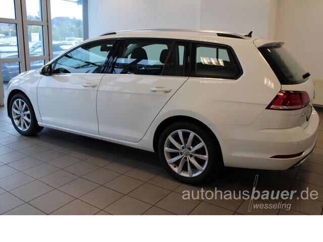 Gebraucht VW Golf VII Highline 150 PS (110 kW) 2018 Pure white Kombi