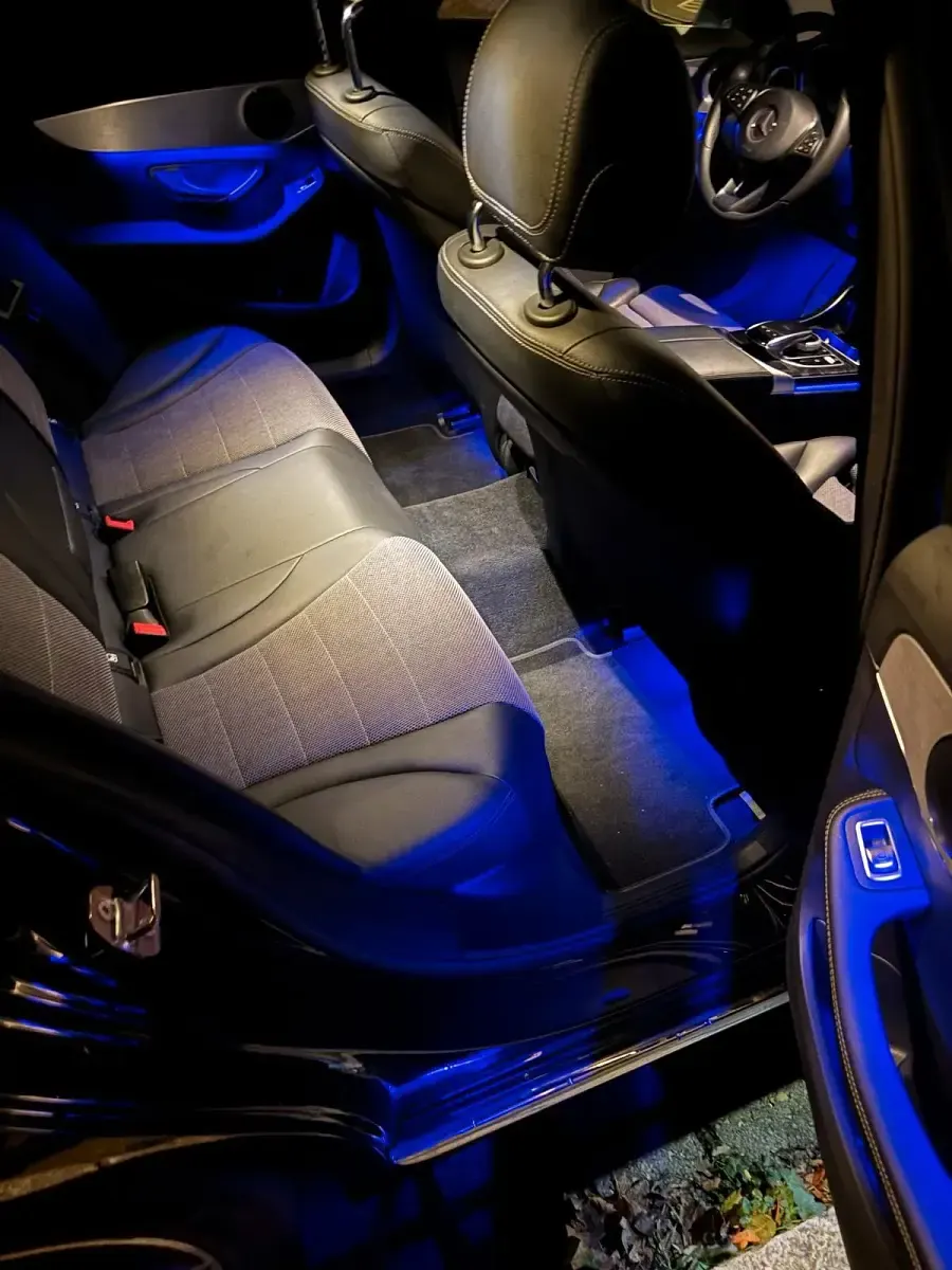 Gebraucht Mercedes C180 116 PS (85 kW) 2019 Blau Limousine