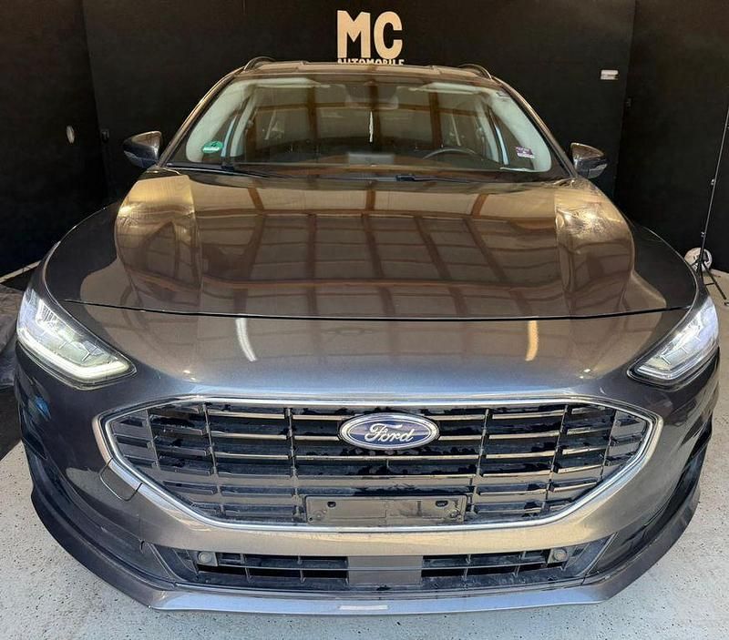 Gebraucht Ford Focus 120 PS (88 kW) 2022 Grau Limousine