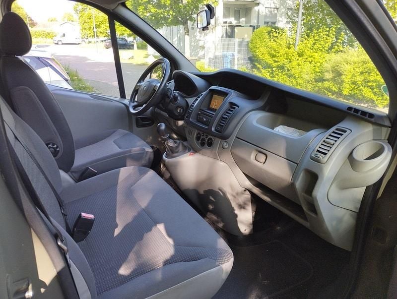 Gebraucht Renault Trafic 90 PS (66 kW) 2014 Grün Van / Kleinbus